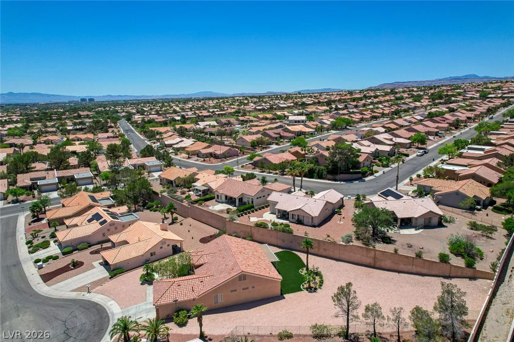 10613 Spring Garden, Las Vegas, NV 89134