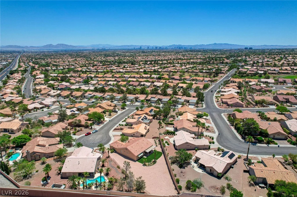 10613 Spring Garden, Las Vegas, NV 89134