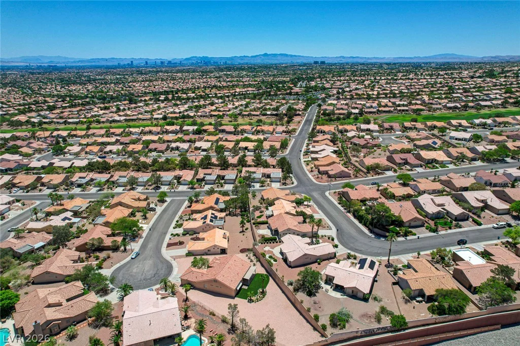 10613 Spring Garden, Las Vegas, NV 89134