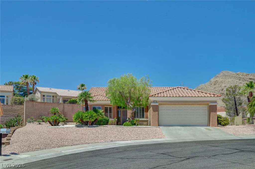 10613 Spring Garden, Las Vegas, NV 89134