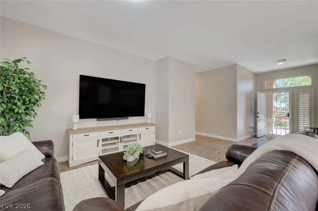 10613 Spring Garden, Las Vegas, NV 89134