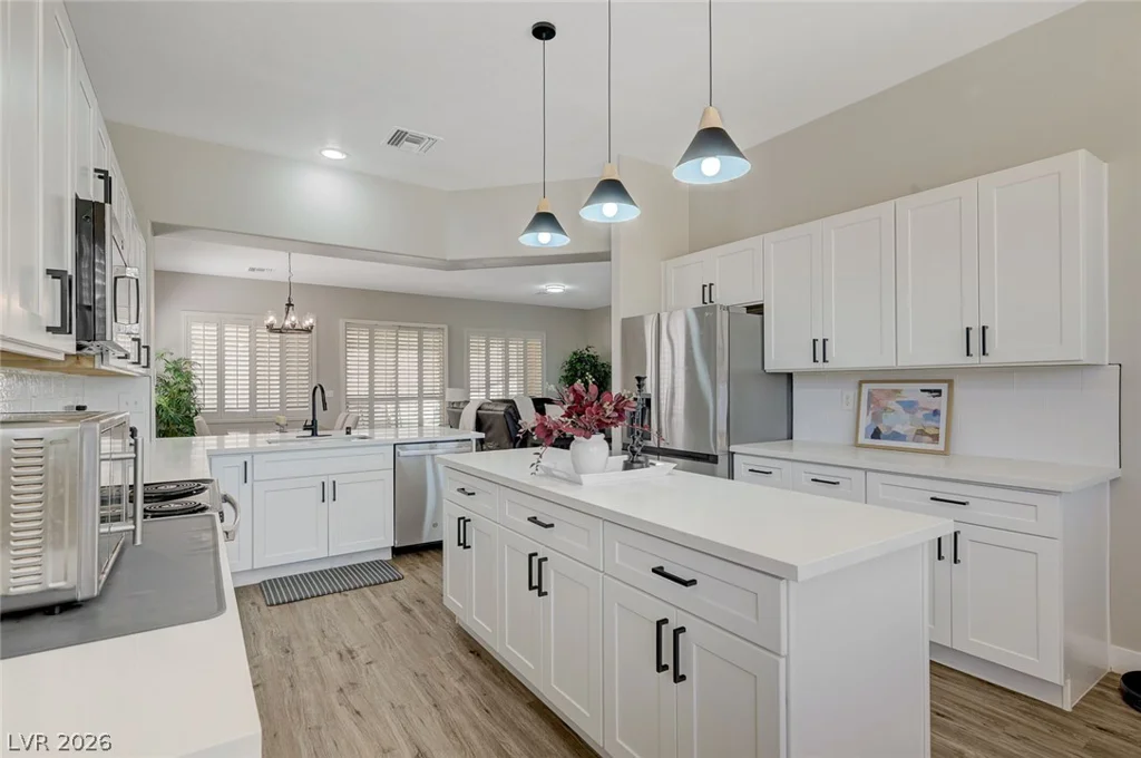 10613 Spring Garden, Las Vegas, NV 89134