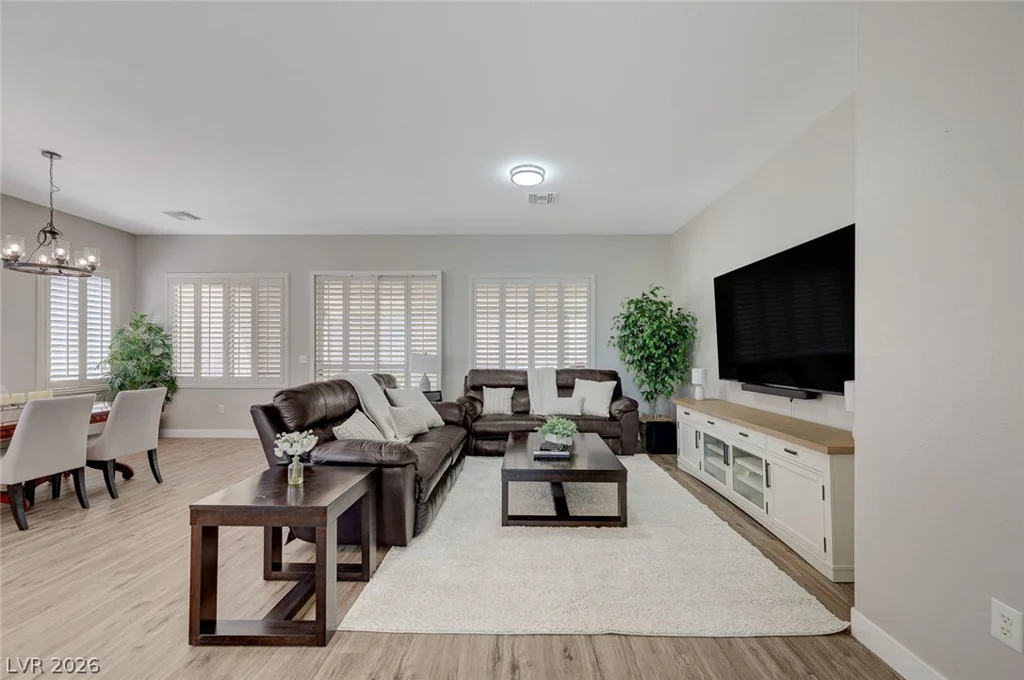 10613 Spring Garden, Las Vegas, NV 89134