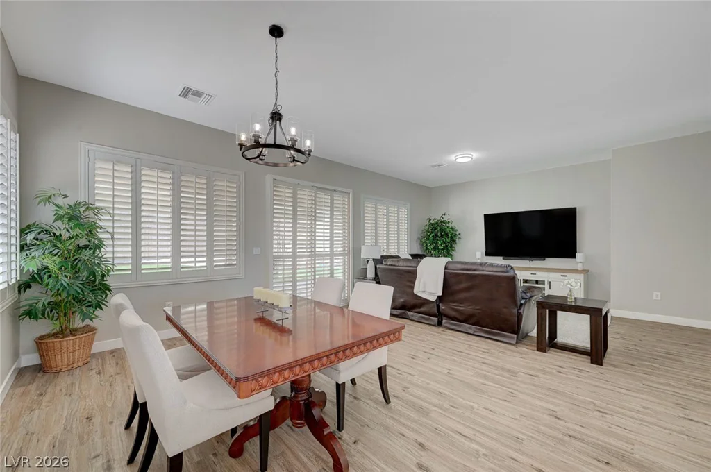 10613 Spring Garden, Las Vegas, NV 89134