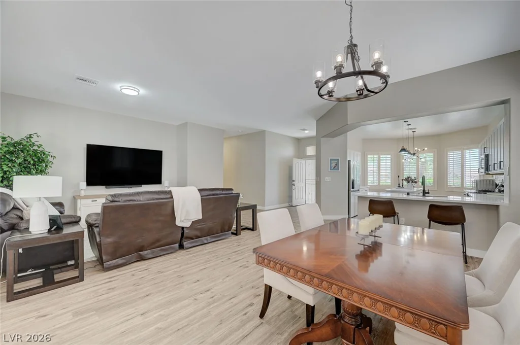 10613 Spring Garden, Las Vegas, NV 89134