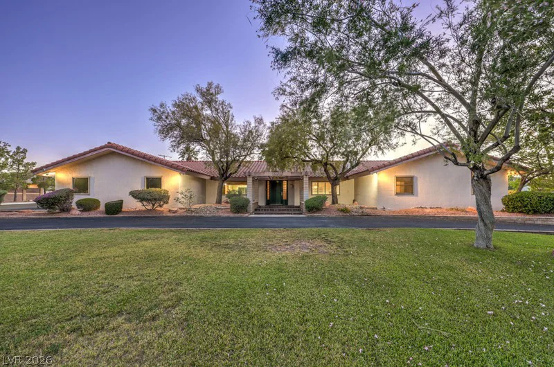 2135 Cimarron, Las Vegas, NV 89117