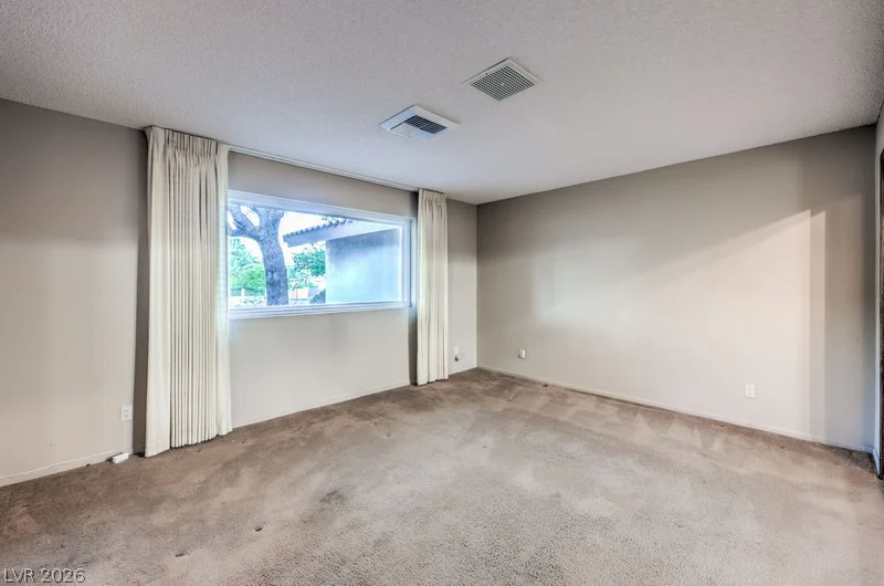 2135 Cimarron, Las Vegas, NV 89117