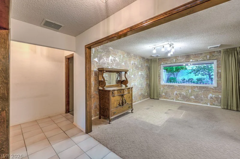 2135 Cimarron, Las Vegas, NV 89117