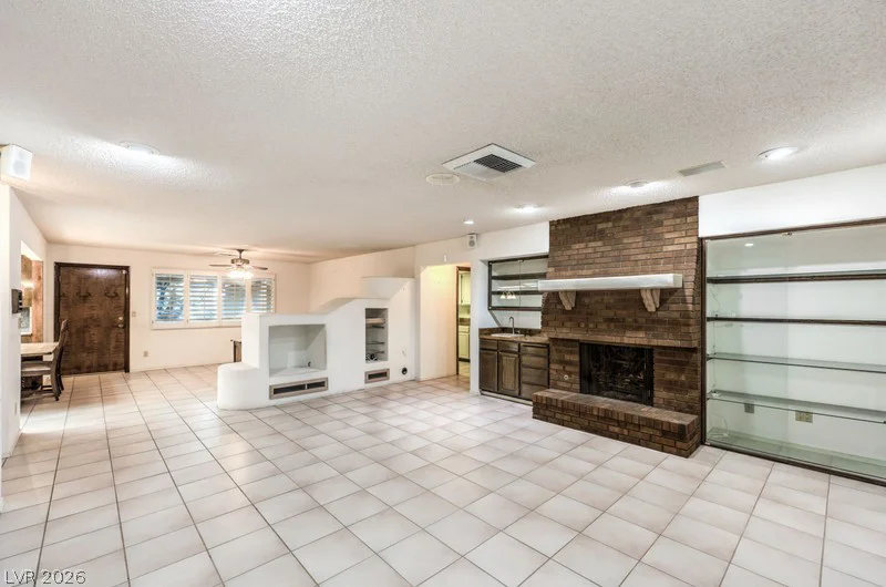2135 Cimarron, Las Vegas, NV 89117
