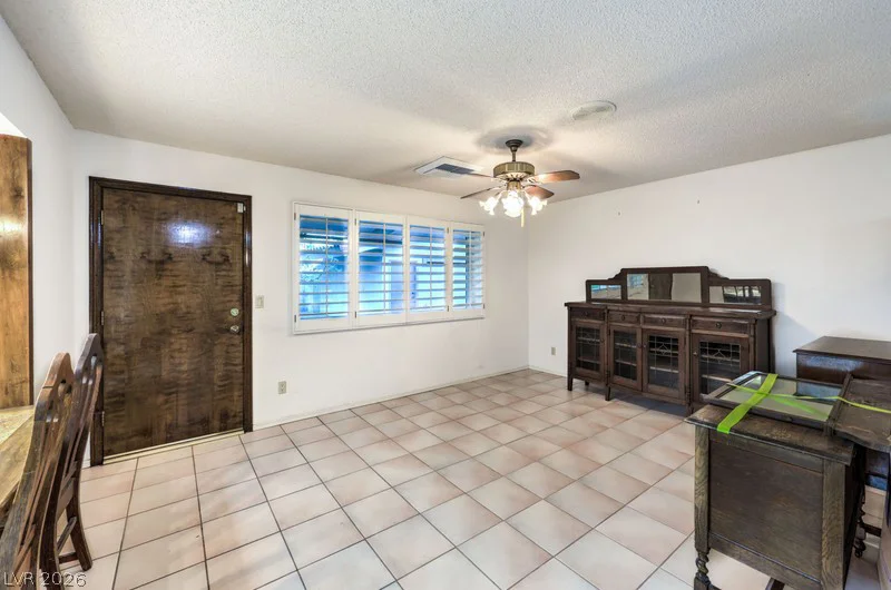 2135 Cimarron, Las Vegas, NV 89117