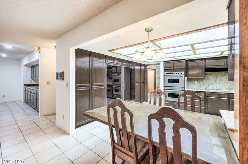 2135 Cimarron, Las Vegas, NV 89117
