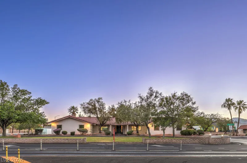 2135 Cimarron, Las Vegas, NV 89117