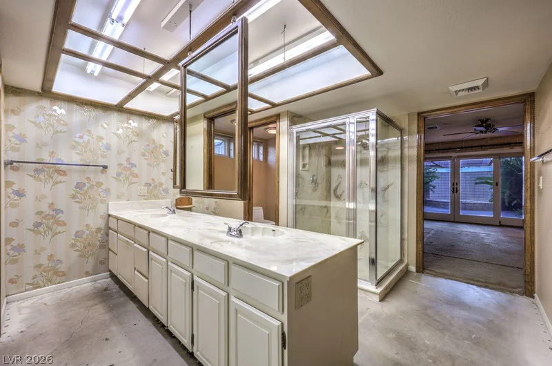 2135 Cimarron, Las Vegas, NV 89117