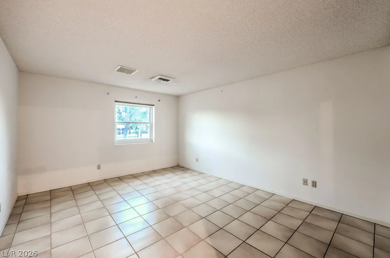 2135 Cimarron, Las Vegas, NV 89117