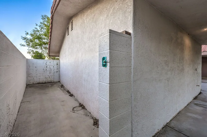2135 Cimarron, Las Vegas, NV 89117