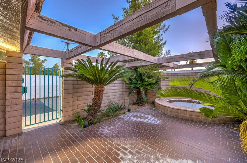 2135 Cimarron, Las Vegas, NV 89117