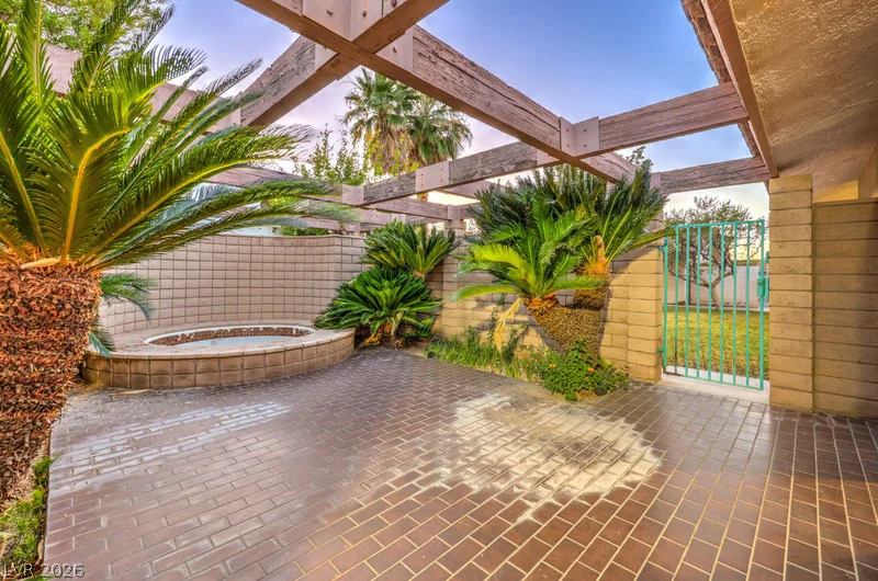 2135 Cimarron, Las Vegas, NV 89117