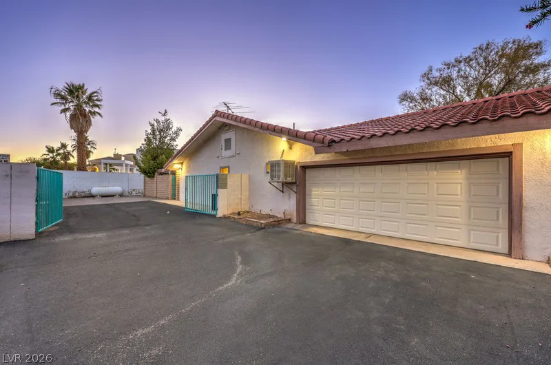 2135 Cimarron, Las Vegas, NV 89117