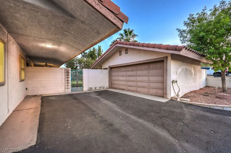 2135 Cimarron, Las Vegas, NV 89117