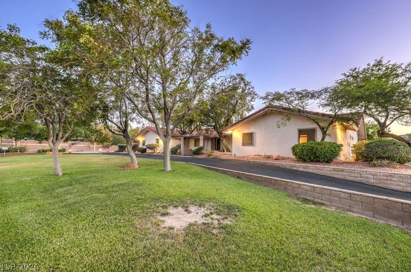 2135 Cimarron, Las Vegas, NV 89117