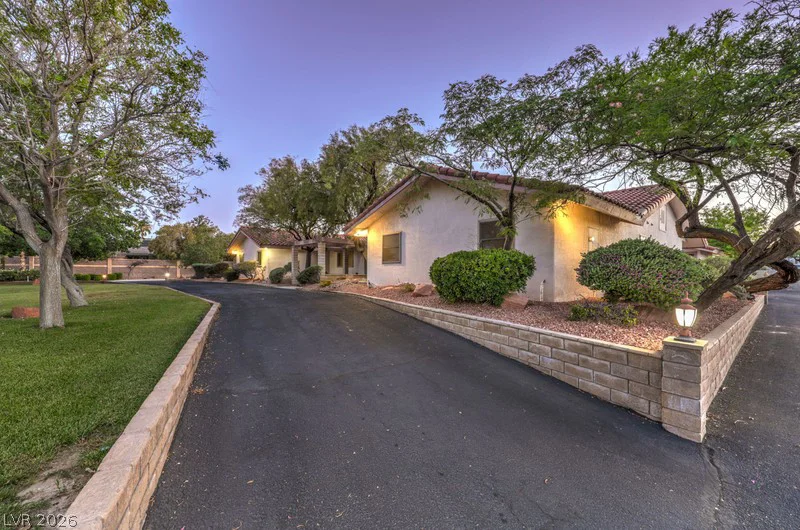 2135 Cimarron, Las Vegas, NV 89117