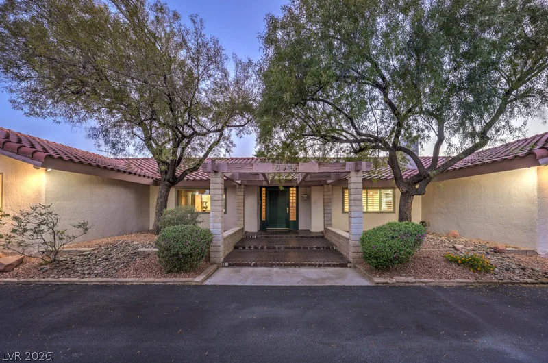 2135 Cimarron, Las Vegas, NV 89117