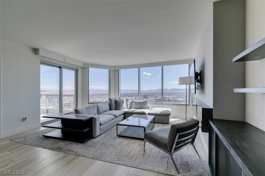 322 Karen, Las Vegas, NV 89109