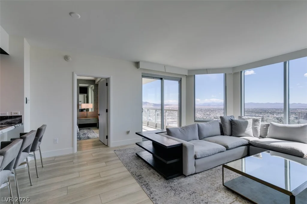 322 Karen, Las Vegas, NV 89109