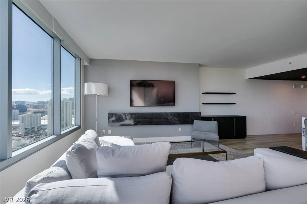 322 Karen, Las Vegas, NV 89109