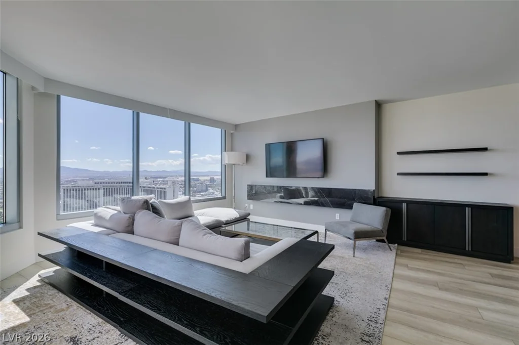 322 Karen, Las Vegas, NV 89109