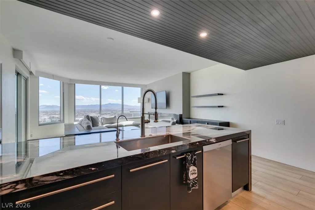 322 Karen, Las Vegas, NV 89109