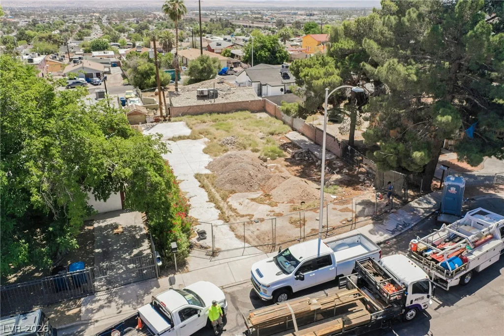 362 13th, Las Vegas, NV 89101