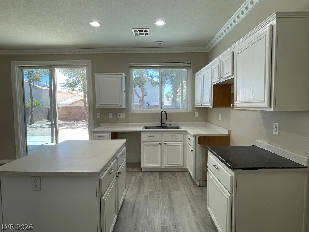 9587 Newton Grove, Las Vegas, NV 89148