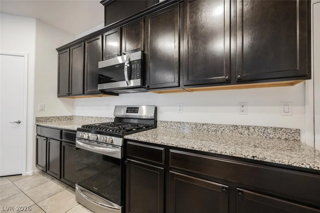 7232 Halo Falls, North Las Vegas, NV 89084