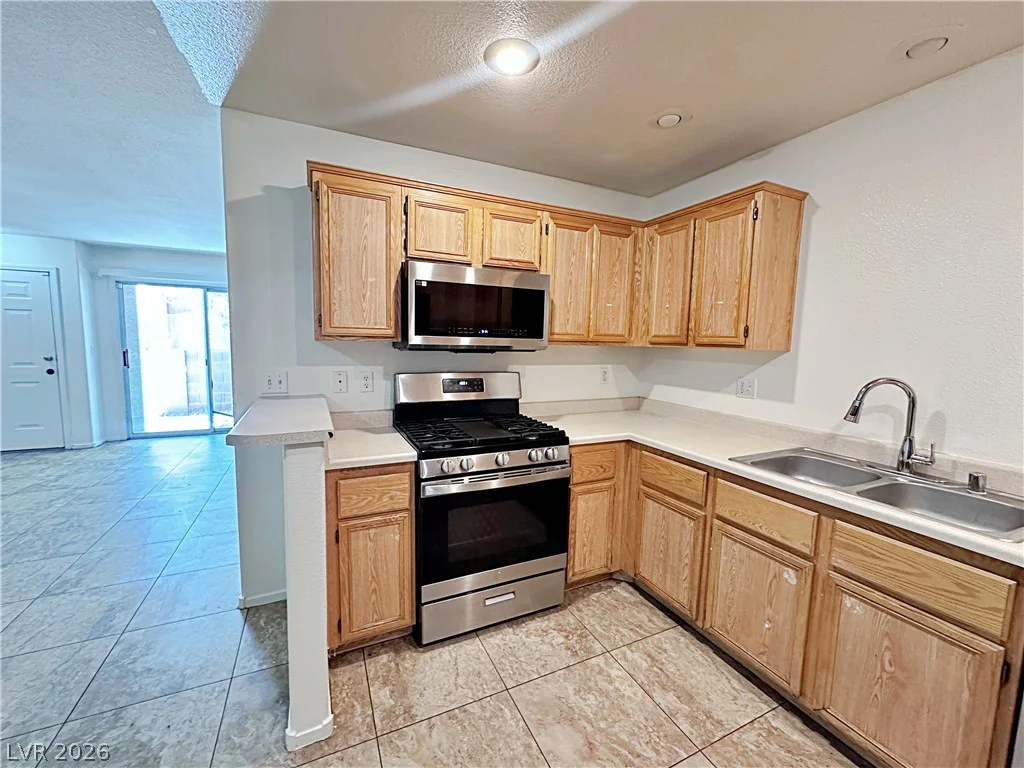2056 Audrey Hepburn, Las Vegas, NV 89142