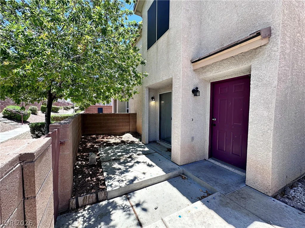 2056 Audrey Hepburn, Las Vegas, NV 89142