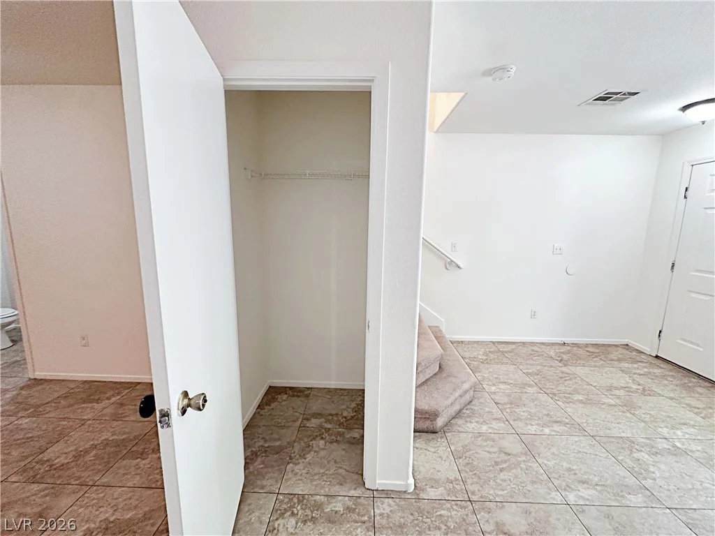 2056 Audrey Hepburn, Las Vegas, NV 89142