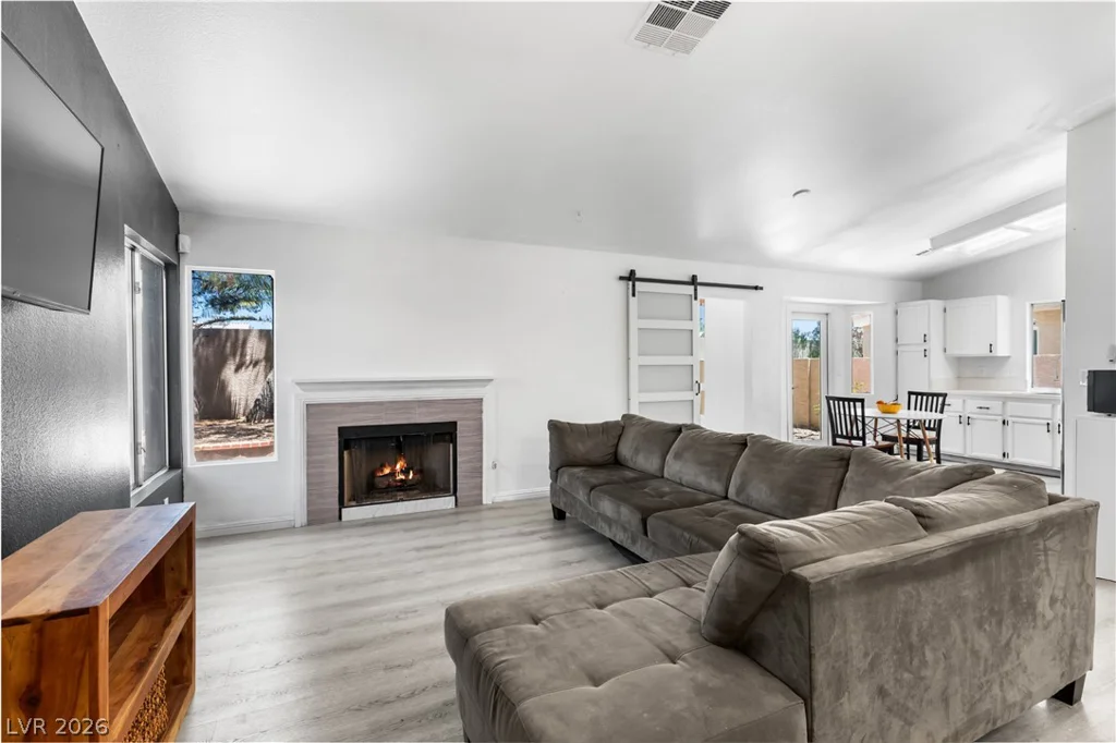 2066 Glistening Sands, Las Vegas, NV 89119