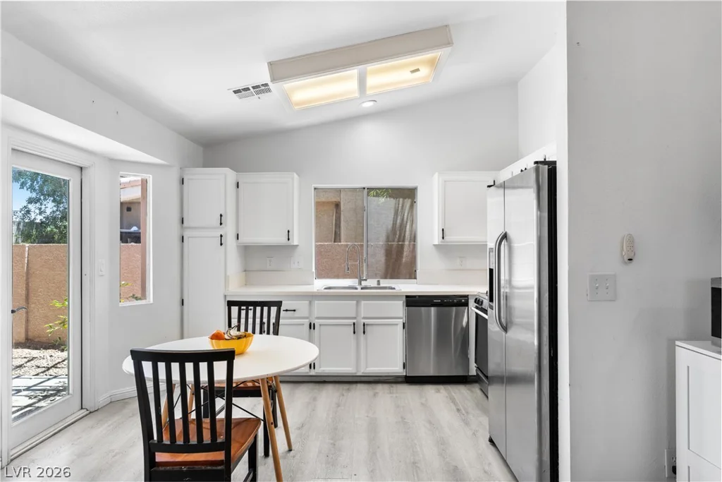 2066 Glistening Sands, Las Vegas, NV 89119