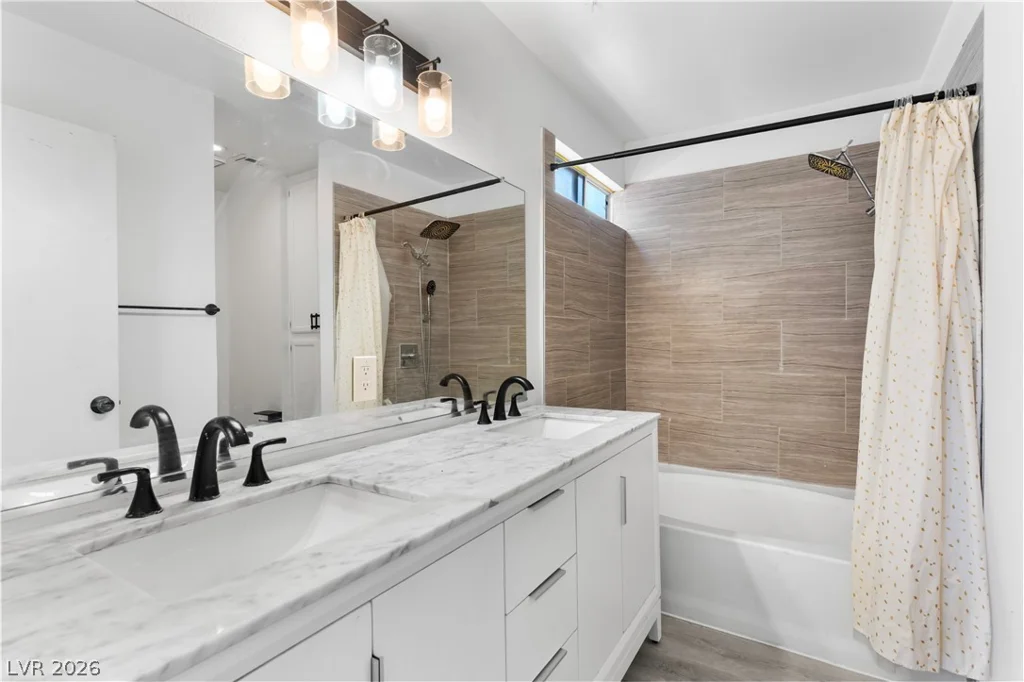 2066 Glistening Sands, Las Vegas, NV 89119