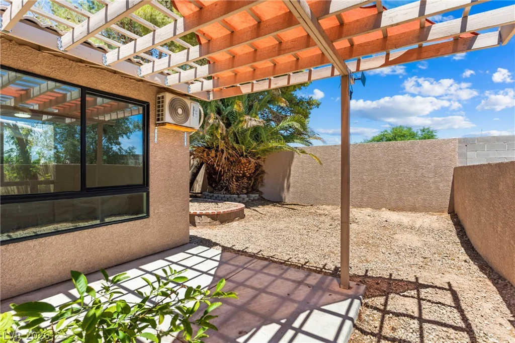 2066 Glistening Sands, Las Vegas, NV 89119