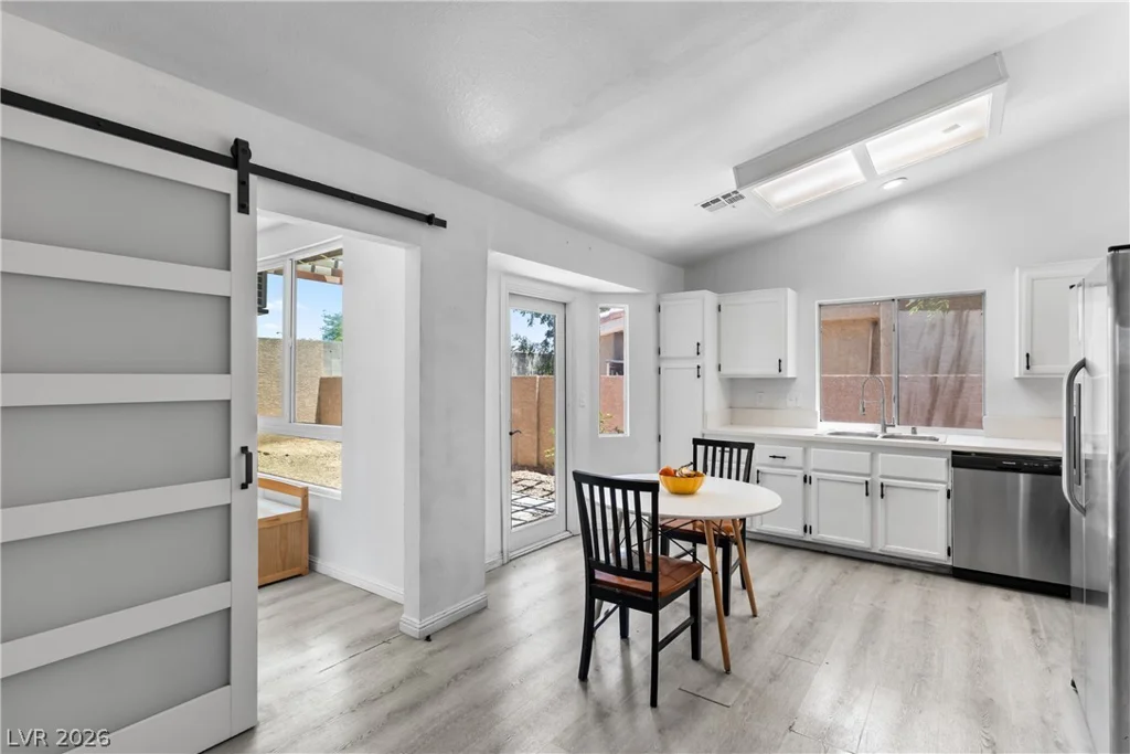 2066 Glistening Sands, Las Vegas, NV 89119