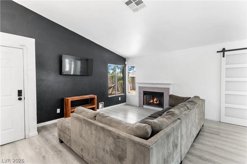 2066 Glistening Sands, Las Vegas, NV 89119
