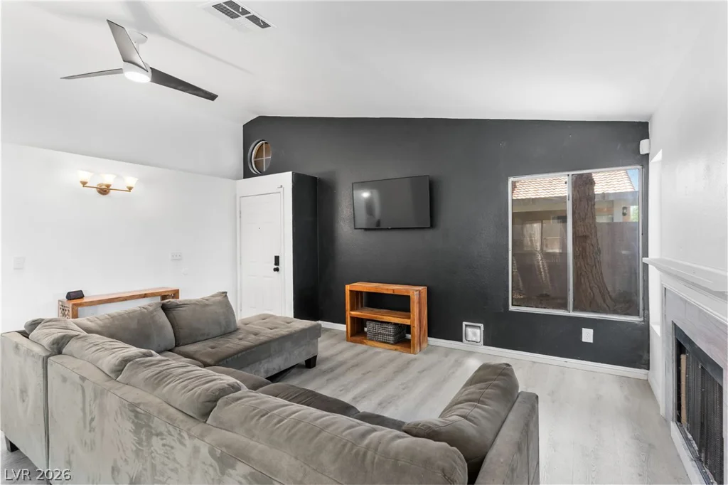2066 Glistening Sands, Las Vegas, NV 89119