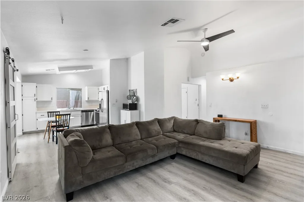 2066 Glistening Sands, Las Vegas, NV 89119
