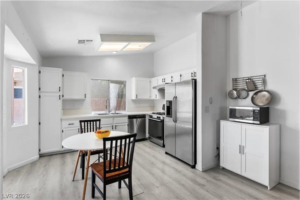 2066 Glistening Sands, Las Vegas, NV 89119