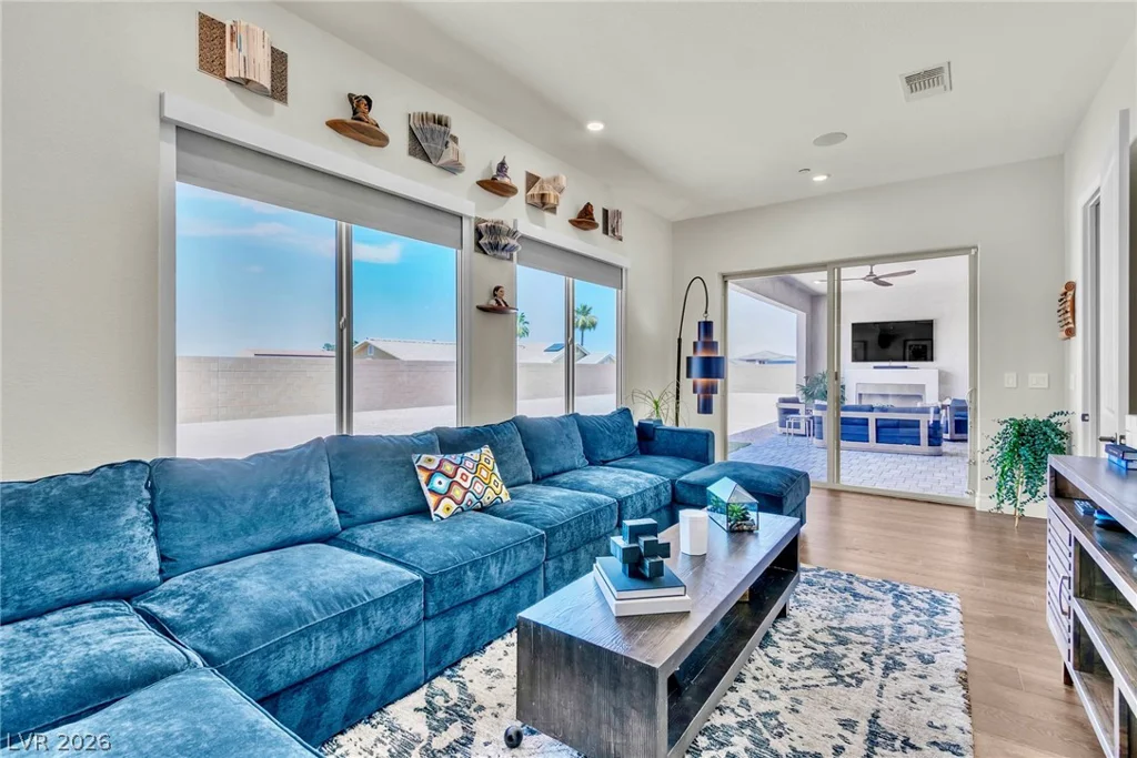 4660 Blushing Dawn, Las Vegas, NV 89118