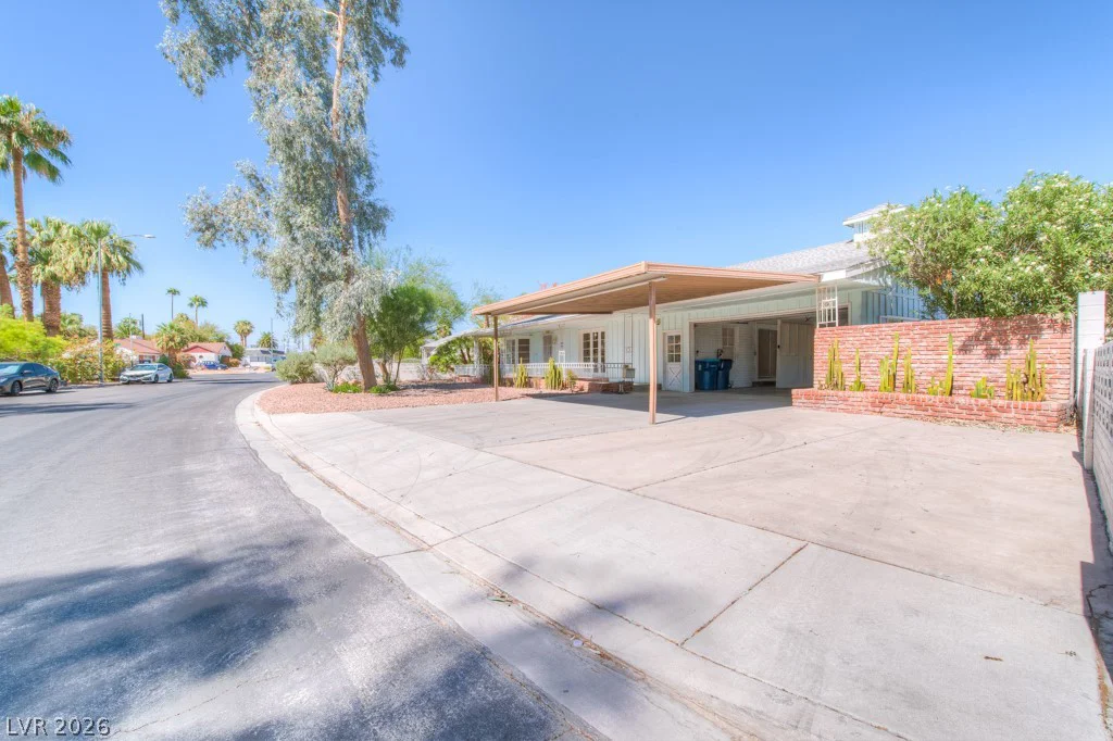 709 Park Paseo, Las Vegas, NV 89104