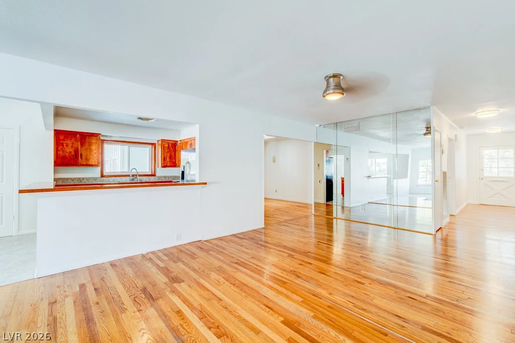 709 Park Paseo, Las Vegas, NV 89104