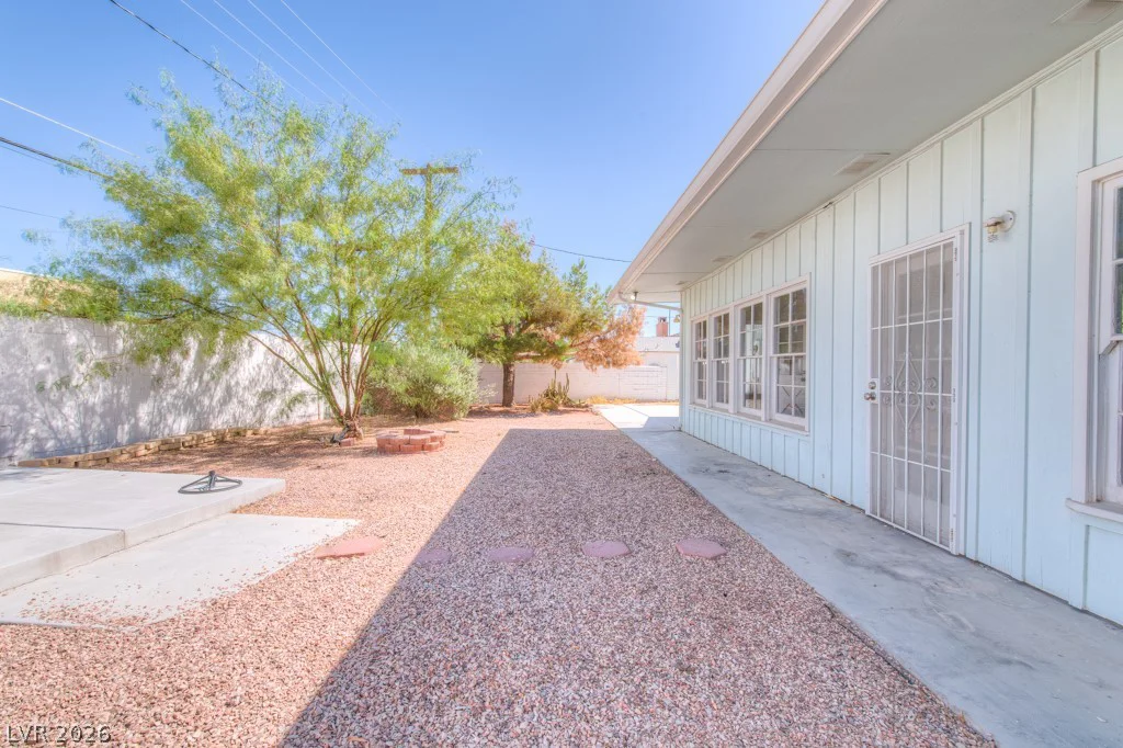 709 Park Paseo, Las Vegas, NV 89104
